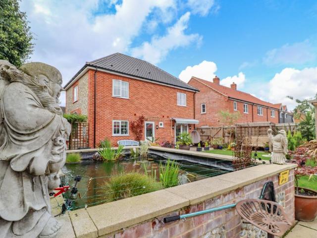 3 bedroom detached house for sale