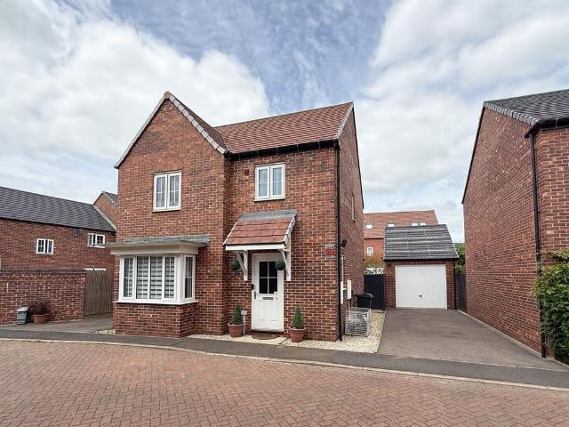 3 bedroom detached house for sale