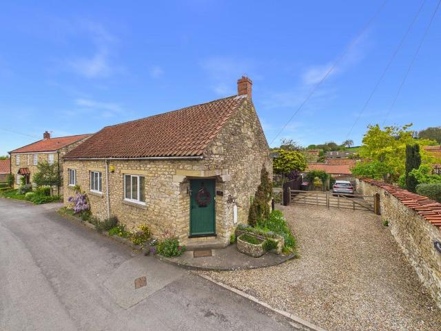 2 bedroom detached house for sale