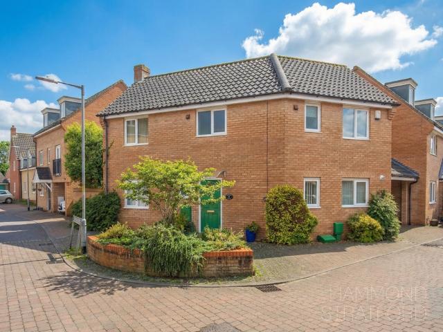 3 bedroom detached house for sale