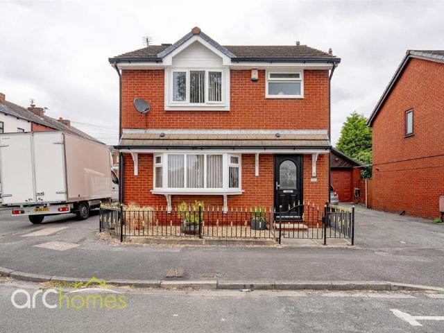 3 bedroom detached house for sale