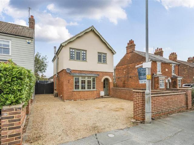 3 bedroom detached house for sale