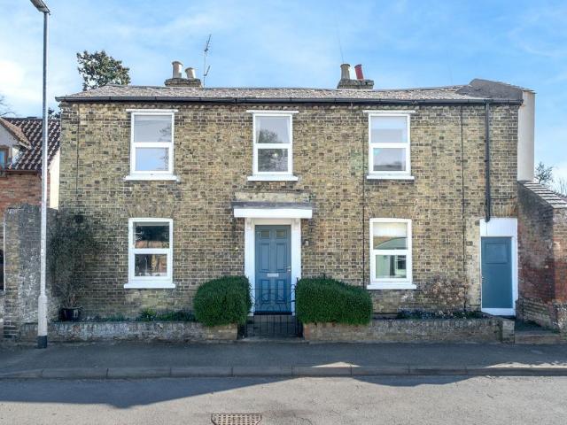 3 bedroom detached house for sale