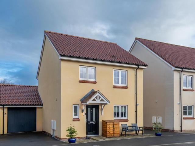 3 bedroom detached house for sale