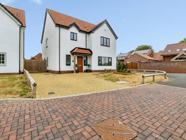 3 bedroom detached house for sale
