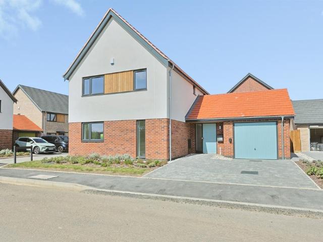 3 bedroom detached house for sale