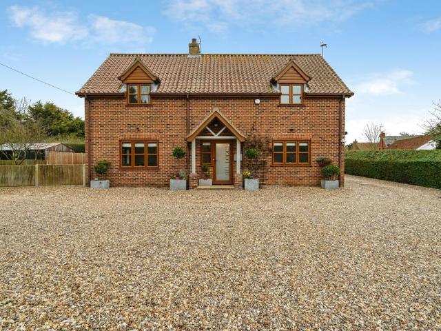 3 bedroom detached house for sale