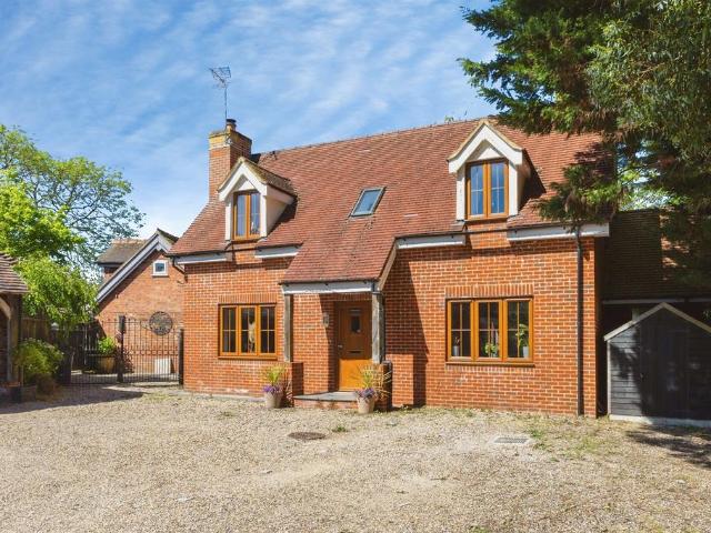 3 bedroom detached house for sale