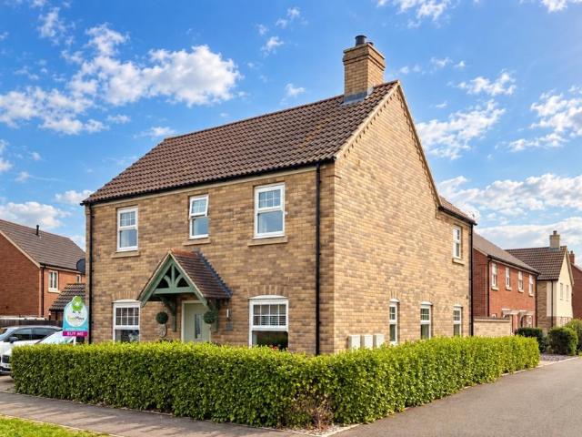 3 bedroom detached house for sale