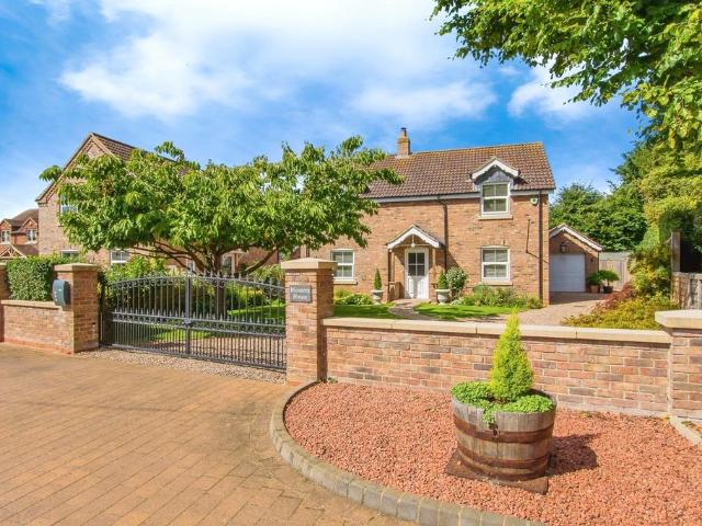 3 bedroom detached house for sale
