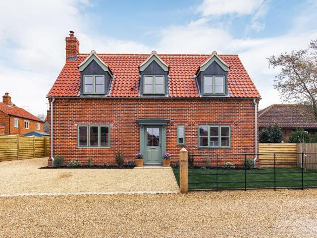 3 bedroom detached house for sale