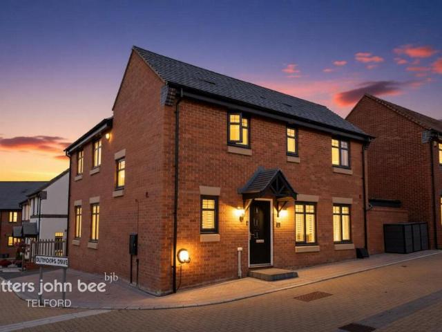 3 bedroom detached house for sale