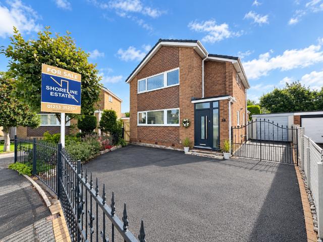 3 bedroom detached house for sale