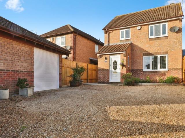 3 bedroom detached house for sale