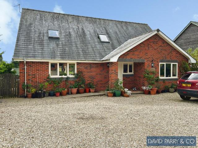 3 bedroom detached house for sale