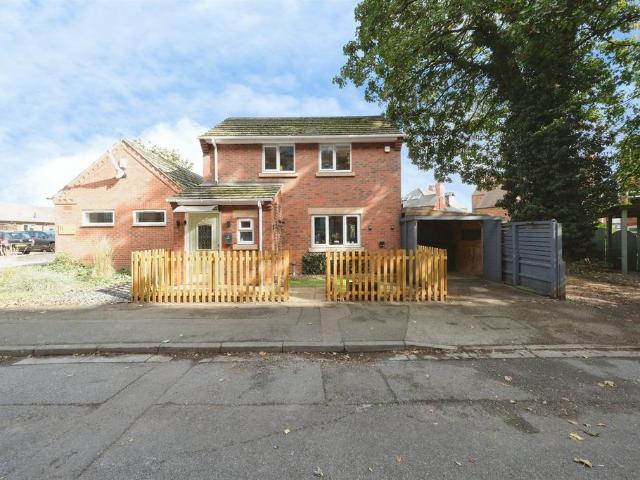 3 bedroom detached house for sale