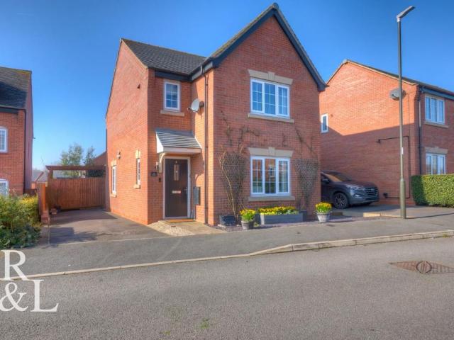 3 bedroom detached house for sale