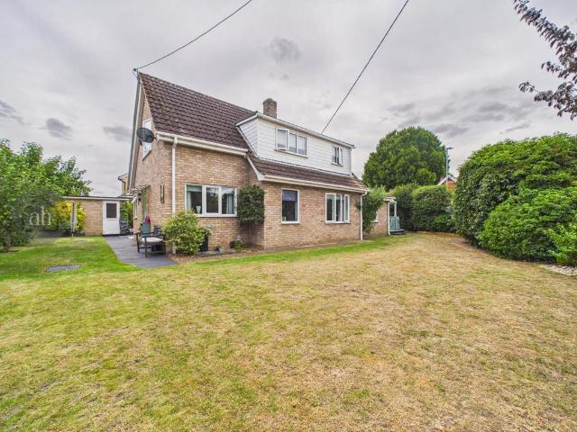 3 bedroom detached house for sale