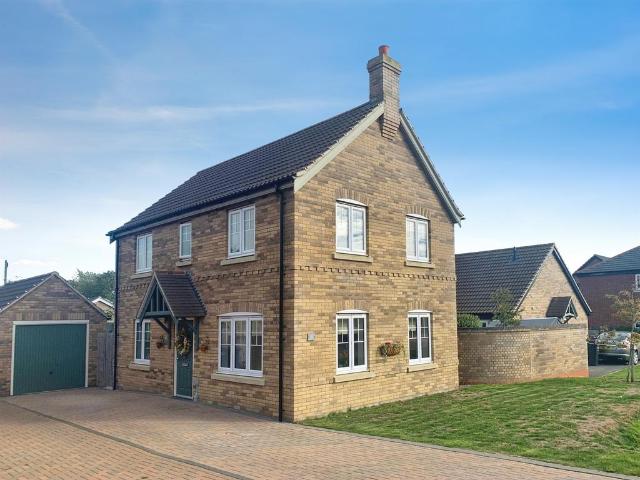 3 bedroom detached house for sale