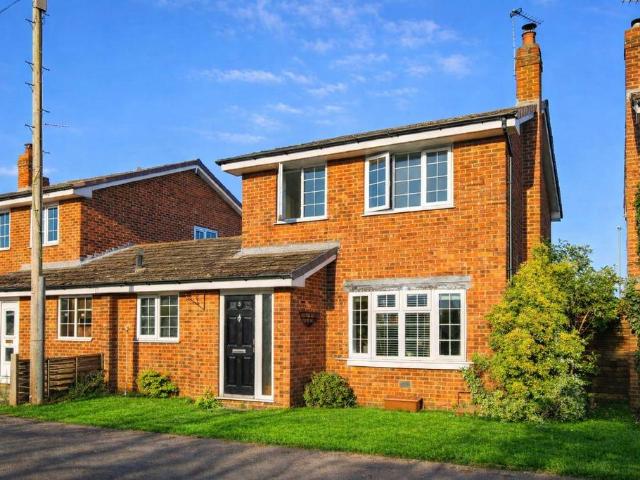3 bedroom detached house for sale