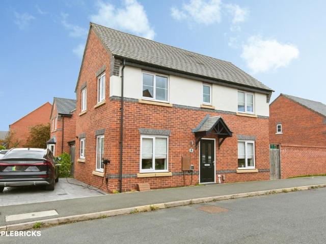 3 bedroom detached house for sale