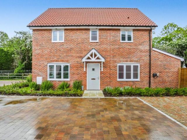 3 bedroom detached house for sale