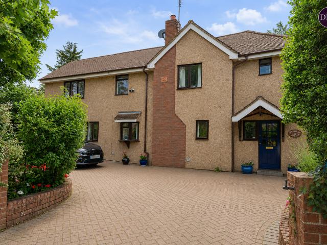 3 bedroom detached house for sale