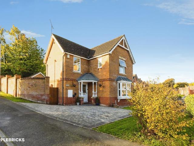 3 bedroom detached house for sale