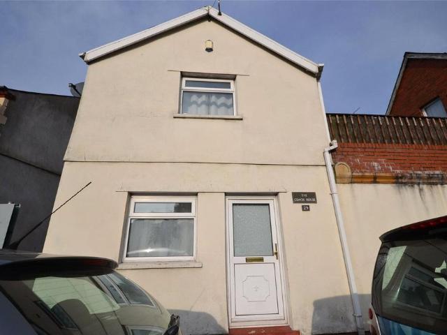 2 bedroom detached house for sale