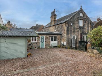 House for sale in Bingley West - Equipped kitchen