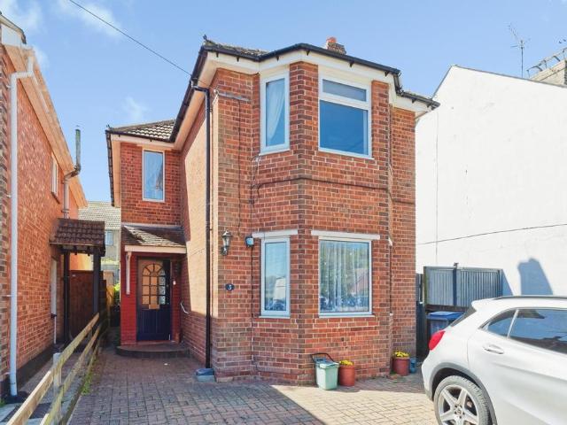 3 bedroom detached house for sale