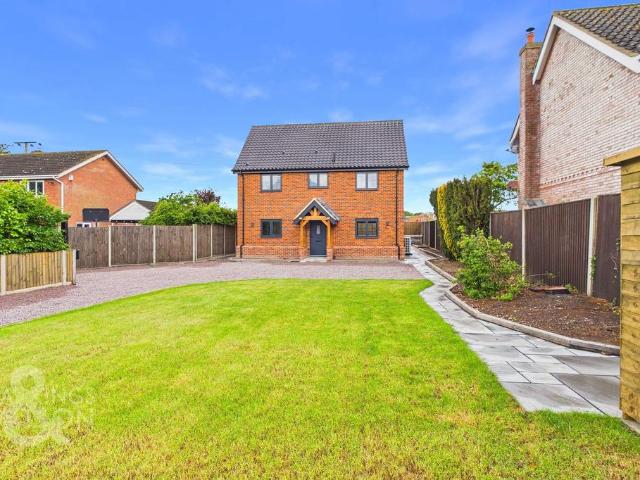 3 bedroom detached house for sale
