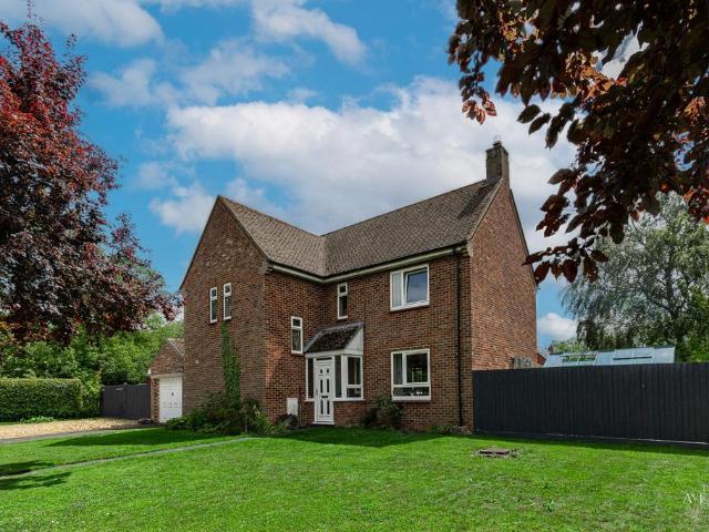 3 bedroom detached house for sale