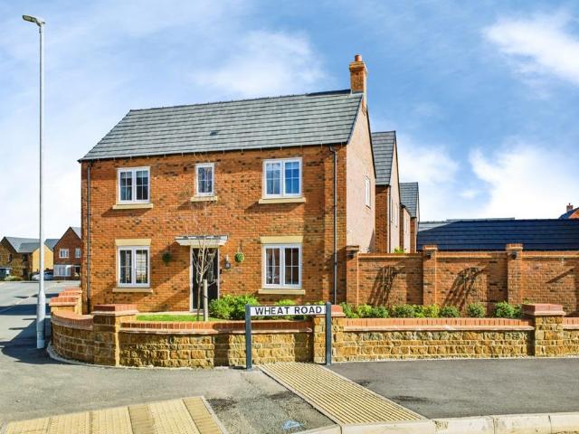 3 bedroom detached house for sale