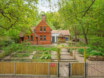 House for sale in Windsor and Maidenhead county - Garden