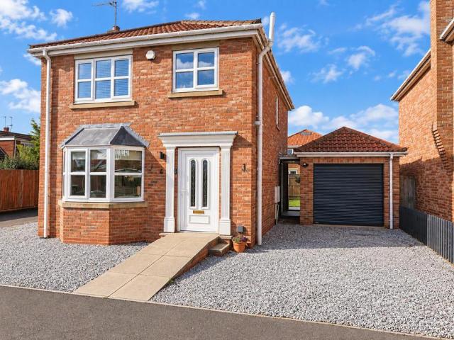 3 bedroom detached house for sale