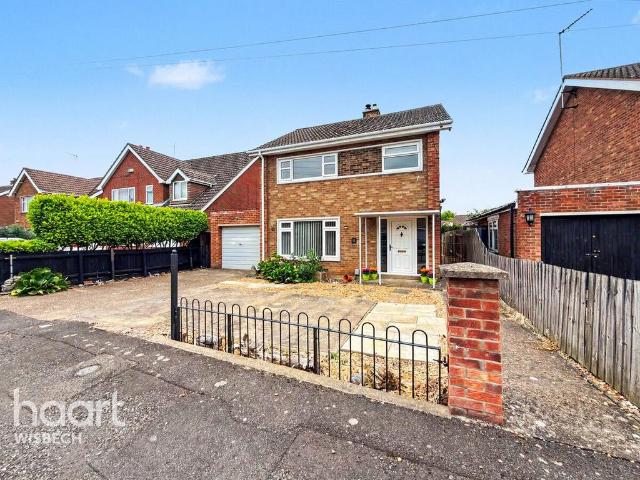 3 bedroom detached house for sale