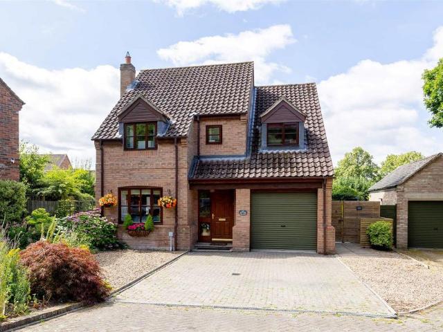 3 bedroom detached house for sale