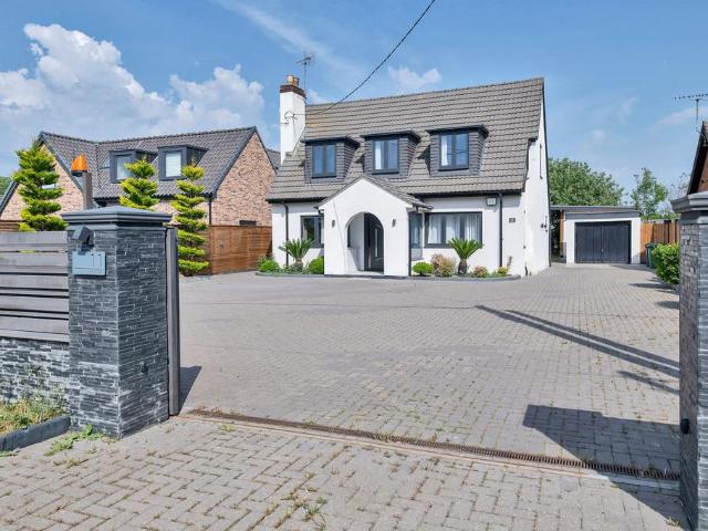 3 bedroom detached house for sale