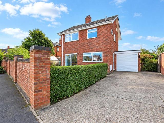 3 bedroom detached house for sale