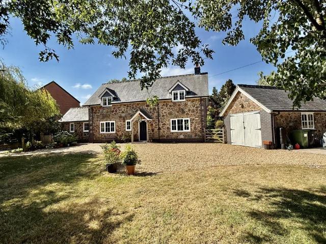 3 bedroom detached house for sale
