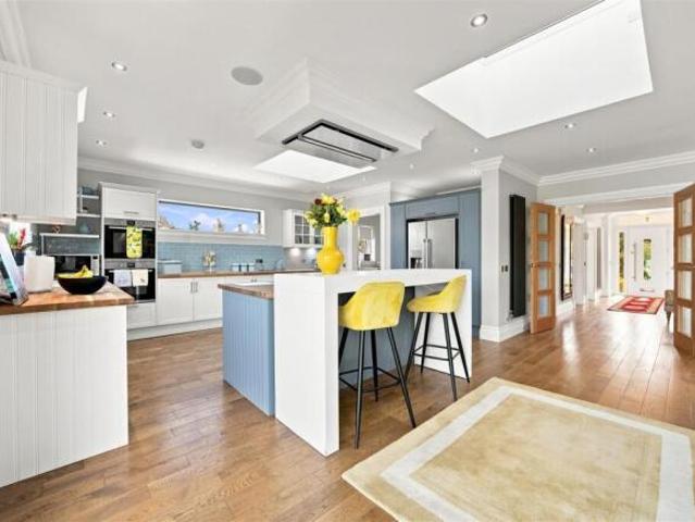 3 bedroom detached house for sale in Crosshill Road, Lenzie, G66
