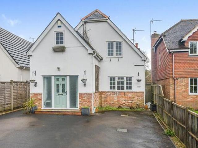 3 Bedroom Detached House For Sale In Crowthorne