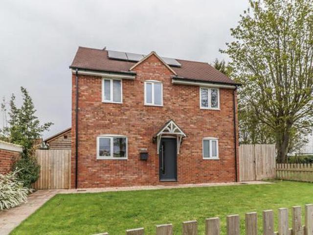 3 Bedroom Detached House For Sale In Andover
