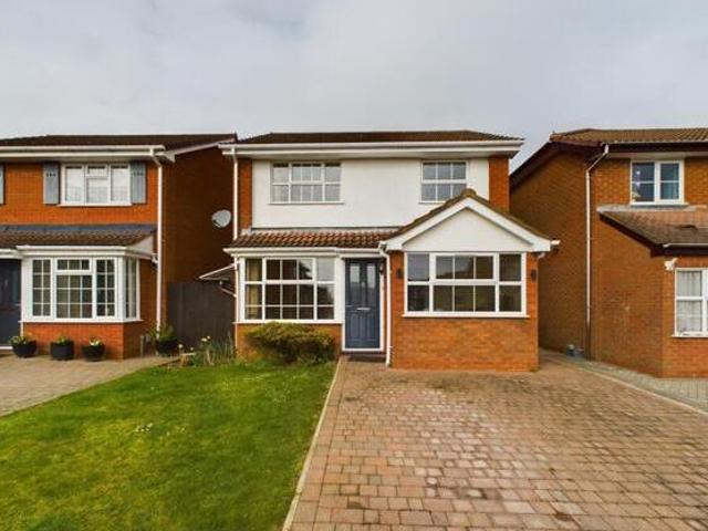 3 Bedroom Detached House For Sale In Aylesbury