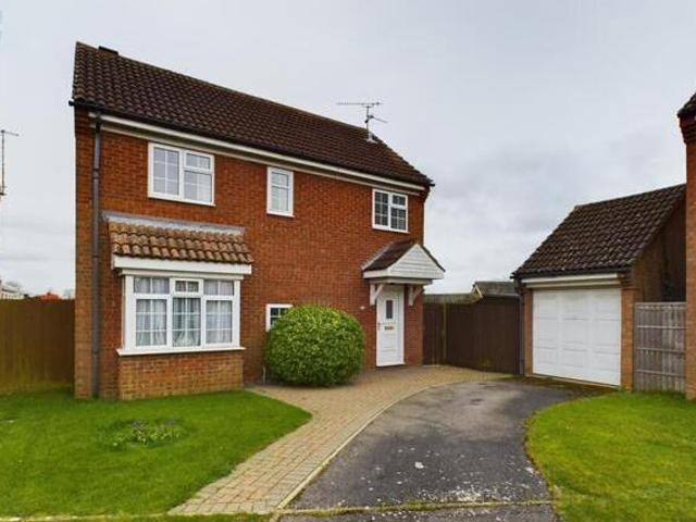 3 Bedroom Detached House For Sale In Aylesbury