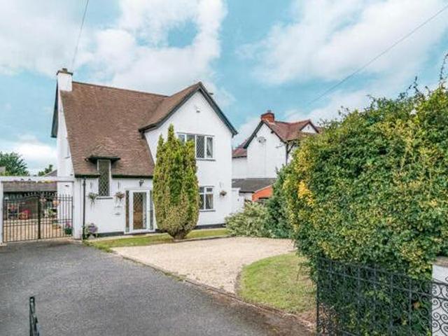3 Bedroom Detached House For Sale In Bromsgrove, Worcestershire