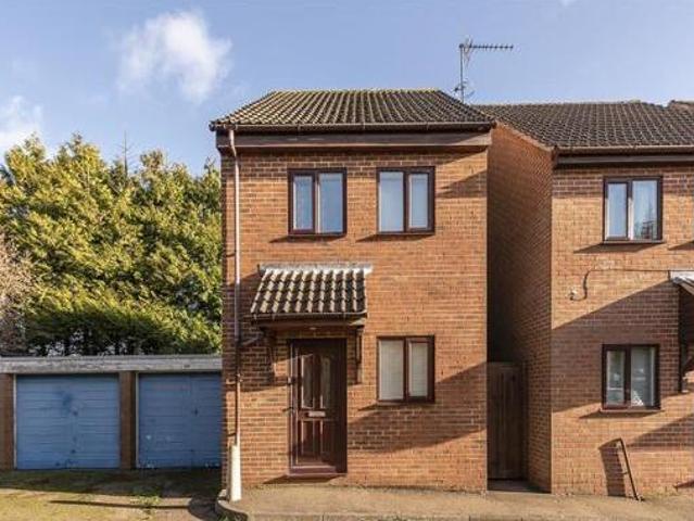 3 Bedroom Detached House For Sale In Eastmoor Park
