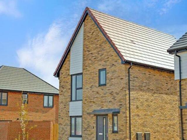 3 Bedroom Detached House For Sale In Faversham Lakes, Faversham