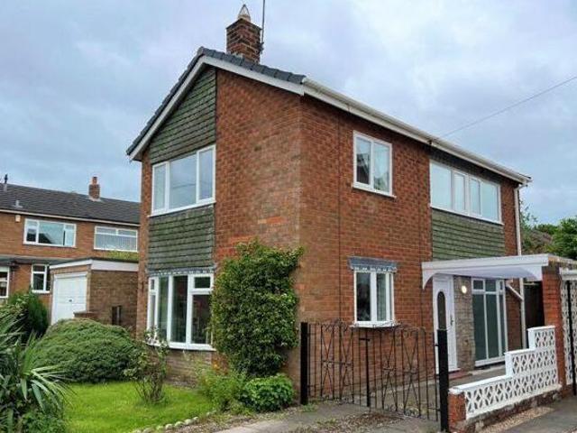 3 Bedroom Detached House For Sale In Finchfield, Wolverhampton